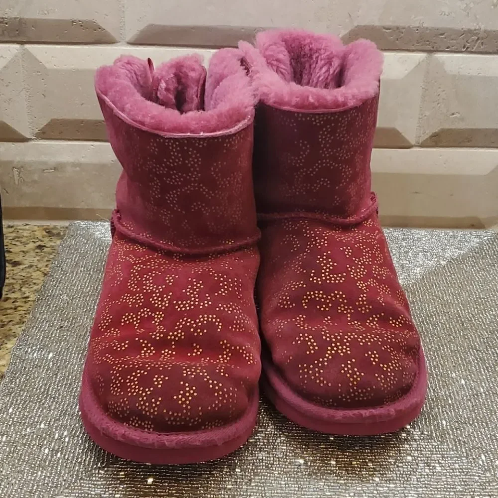 ‎UGG Metallic Short Boots - Size 5